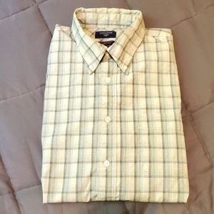 2/$15 Dockers no wrinkles short sleeve button up mens L